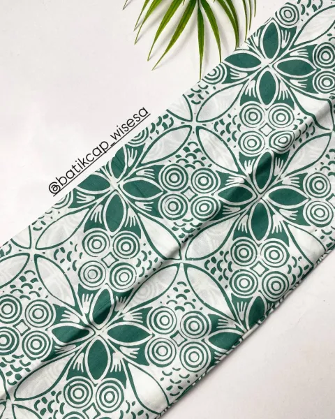 Ceplok Geometris Tradisional (Variasi Kawung/Parang)