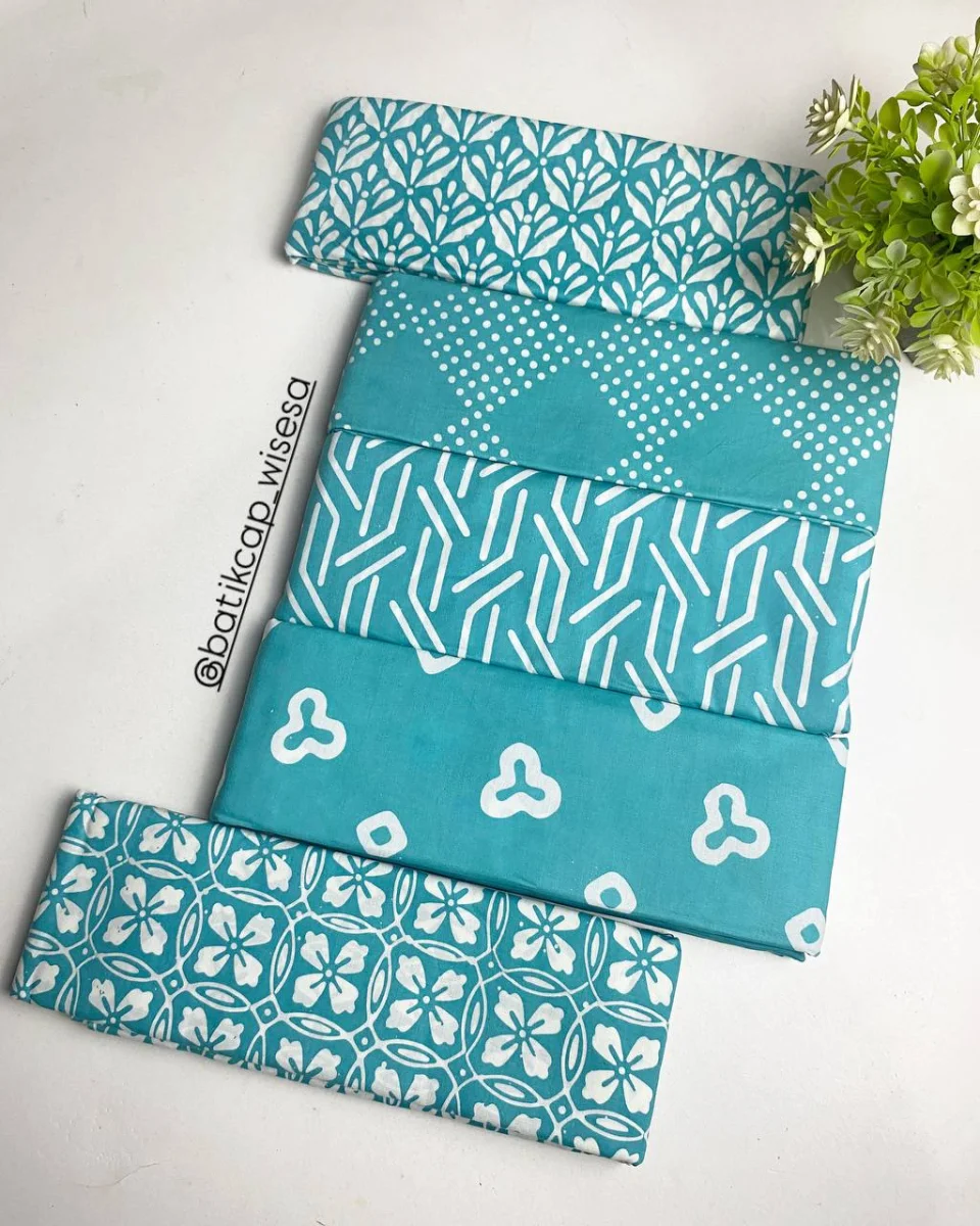 Batik Cap 1 warna Hijau Telur Asin