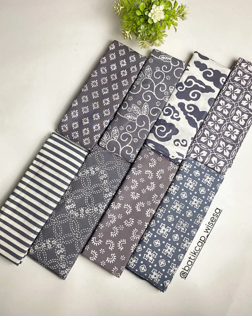 Kain Batik Cap Garutan warna Abu-Abu